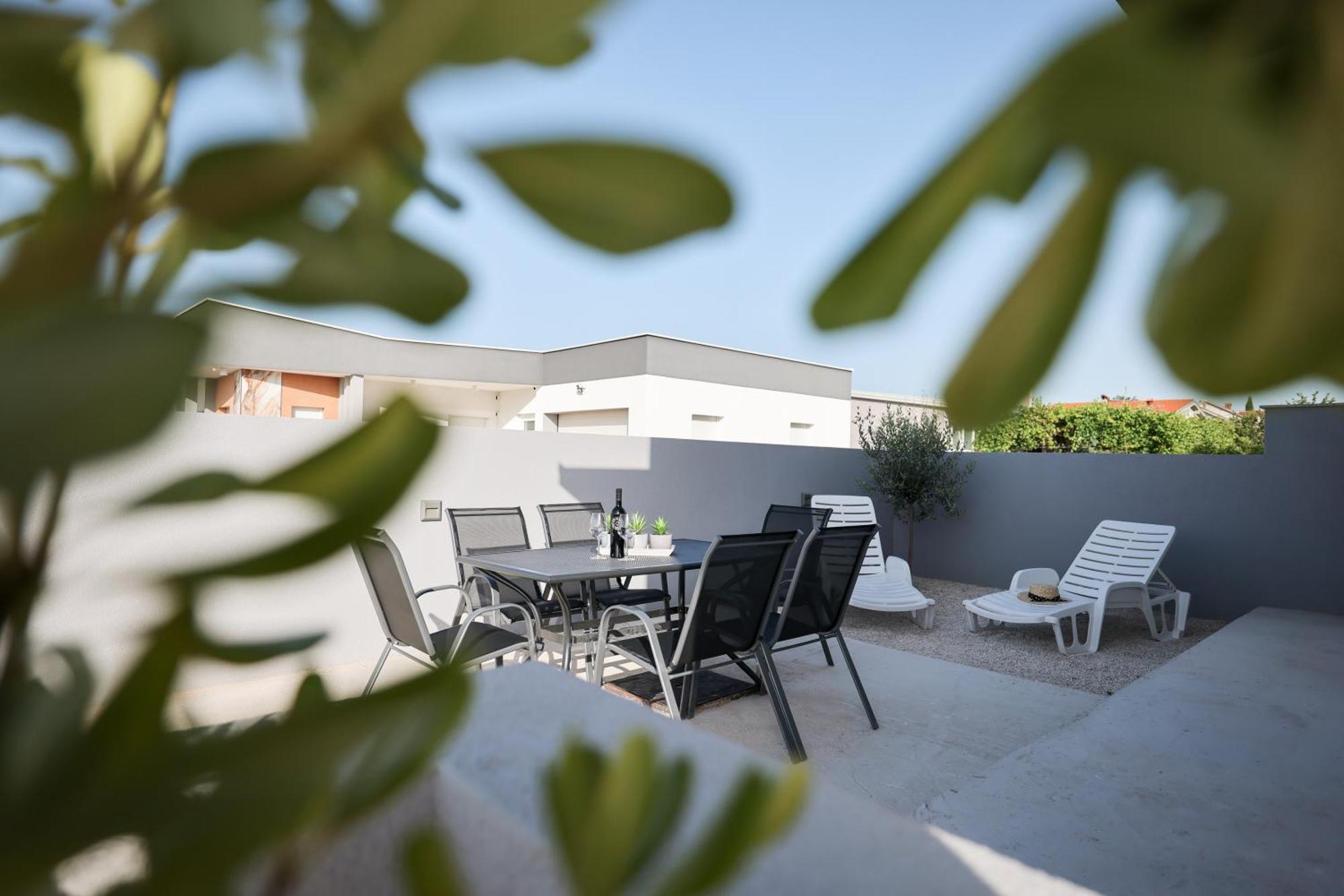 Duo Soles - Apartments With Private Parking Near Zadar Murvica  Екстериор снимка